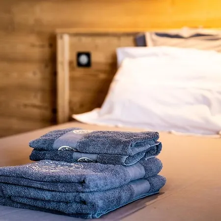 Chalet Le Strato Avec Jacuzzi Aux Pieds Des Pistes *